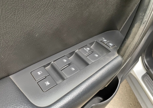 Chevrolet Captiva cena 22900 przebieg: 186000, rok produkcji 2010 z Turek małe 106